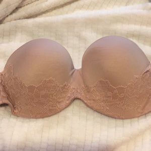 Victoria’s Secret strapless bra